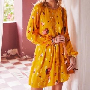 Sezane dress in golden silk print Sz 10